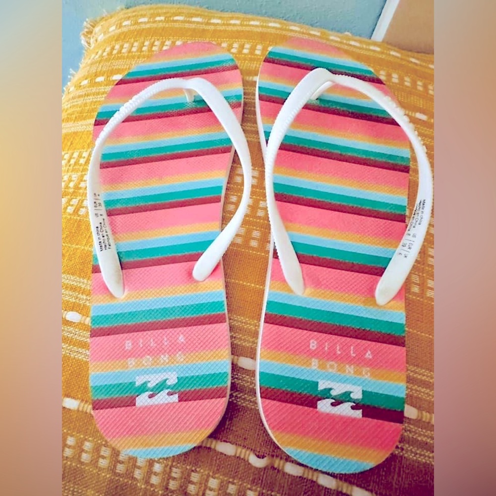 Billabong brand new flip flops.